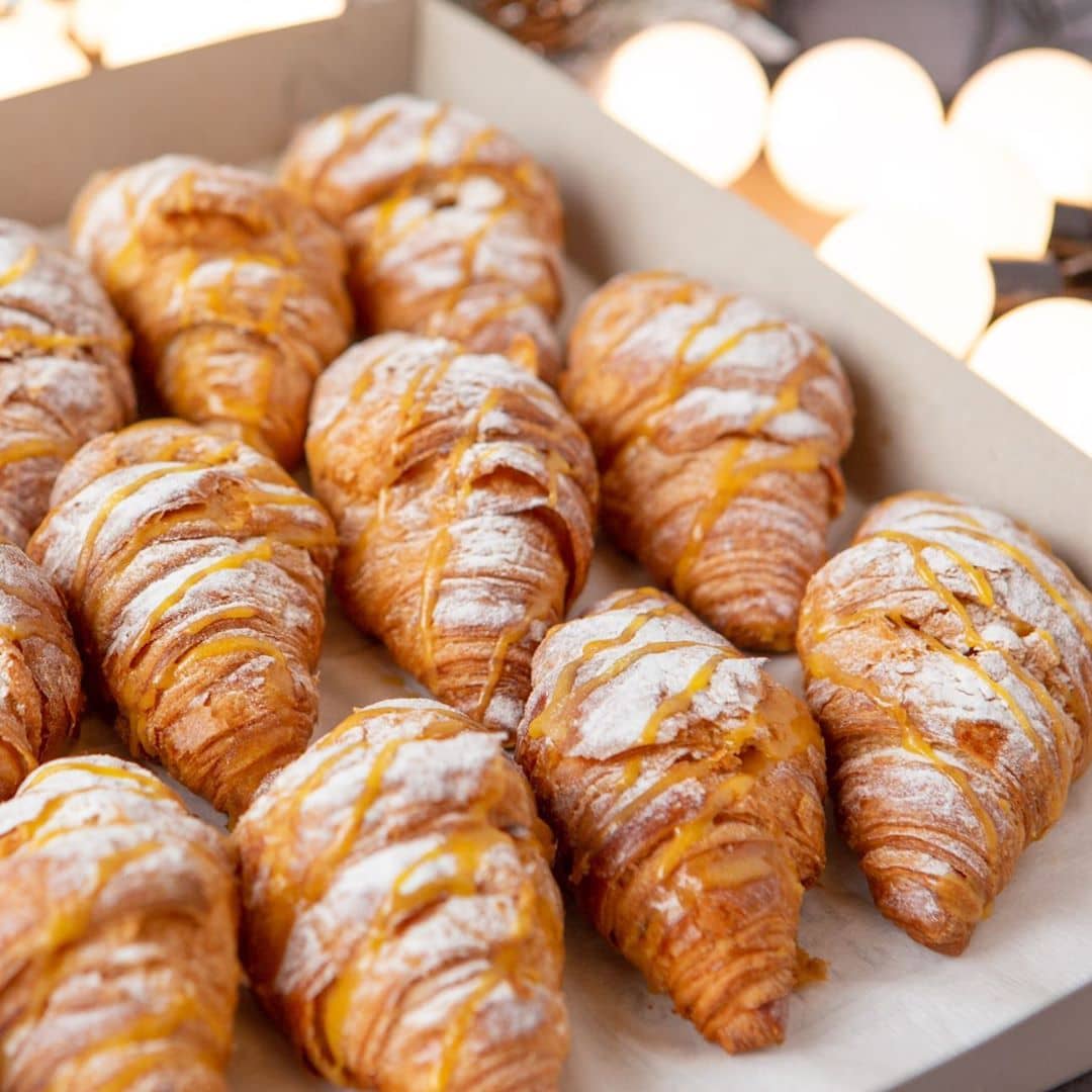 The Fashion How To Eat Like Emily In Paris Metro.Style